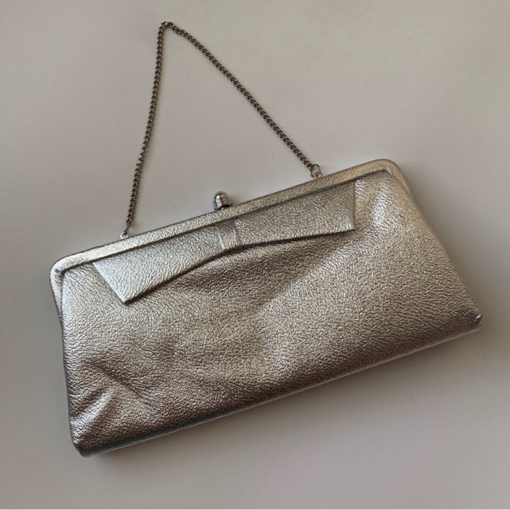 Vintage Silver Metallic Snap Clasp Clutch